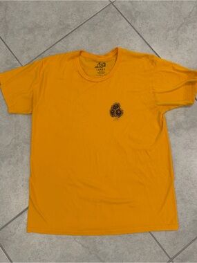 Men's Yellow Lost International Graphic Crewneck T-Shirt size L